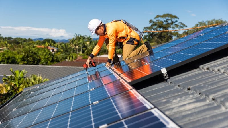 Applications of solar energy in modern technology